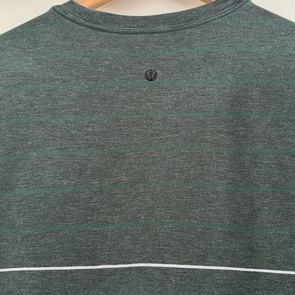 Lululemon T-shirt - Picture 4 of 4